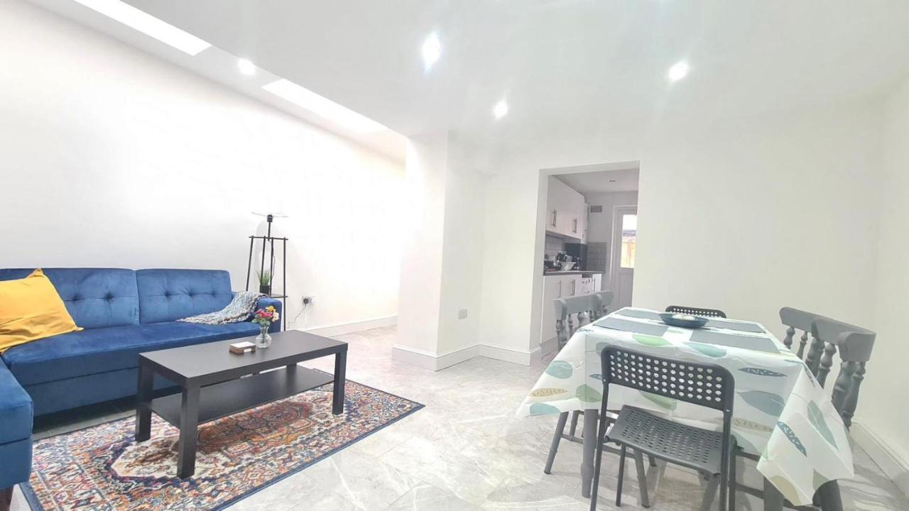 Spacious Room In Manor Park London Exterior photo
